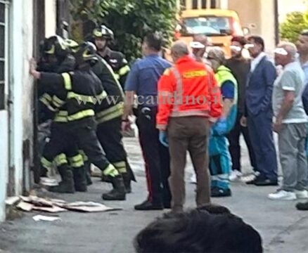 Valle Caudina: donna si barrica in casa con il compagno morto da diverso tempo Valle Caudina: donna si barrica in casa con il compagno morto da diverso tempo