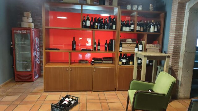 Cervinara: svaligiato il Mammarè in pieno giorno, ingenti i danni Cervinara: svaligiato il Mammarè in pieno giorno, ingenti i danni