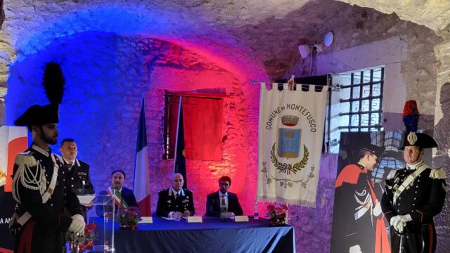 Montefusco conferisce la cittadinanza onoraria all’Arma dei Carabinieri Montefusco conferisce la cittadinanza onoraria all’Arma dei Carabinieri