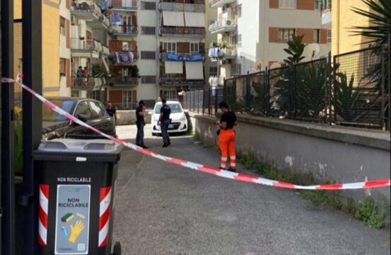 Si ribalta il cestello e muoiono tre operai Si ribalta il cestello e muoiono tre operai