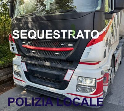 San Martino: la polizia locale sequestra un Tir senza assicurazione San Martino: la polizia locale sequestra un Tir senza assicurazione