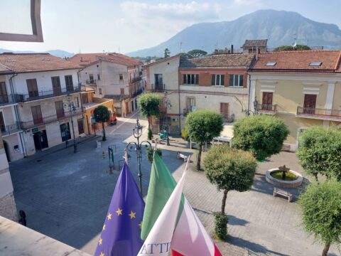 Cervinara:  Piazza Trescine: lavori frammentati, tempi sbagliati