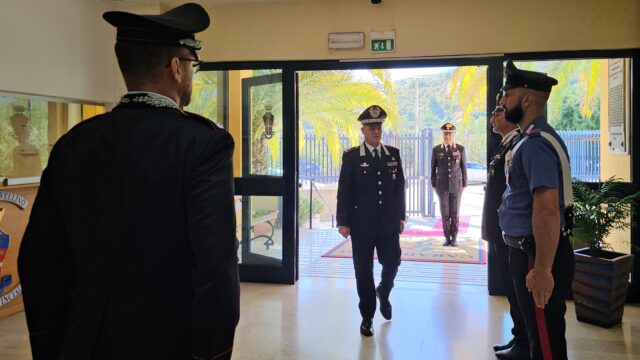 Il saluto del generale La Gala ai carabinieri del comando provinciale di Avellino Il saluto del generale La Gala ai carabinieri del comando provinciale di Avellino