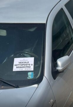 Cervinara: due autovetture in stato di abbandono sequestrate dalla polizia locale Cervinara: due autovetture in stato di abbandono sequestrate dalla polizia locale