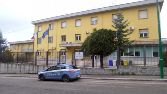 Agente di polizia si toglie la vita con la pistola d’ordinanza