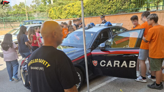 I carabinieri incontrano i giovani volontari della protezione civile I carabinieri incontrano i giovani volontari della protezione civile