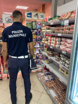 Cervinara:  controlli ad un supermercato per un gruppo elettrogeno rumoroso