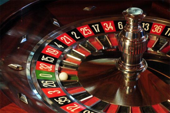 Giochi da Tavolo Reinventati: Come laa Digitalizzazione Trasforma il Blackjack e la Roulette Giochi da Tavolo Reinventati: Come laa Digitalizzazione Trasforma il Blackjack e la Roulette
