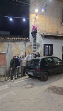 Cervinara: tutti insieme al lavoro per la Sagra della Castagna del Partenio Cervinara: tutti insieme al lavoro per la Sagra della Castagna del Partenio