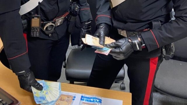 Spacciava banconote false da 20 e 50 euro alla sagra della castagna Spacciava banconote false da 20 e 50 euro alla sagra della castagna