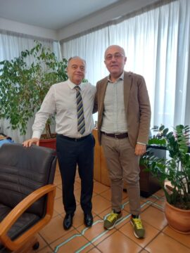 Cervinara: dopo una vita di lotta contro la criminalità organizzata scatta il momento del riposo per l’assistente capo Antonio Lanzillo Cervinara: dopo una vita di lotta contro la criminalità organizzata scatta il momento del riposo per l’assistente capo Antonio Lanzillo