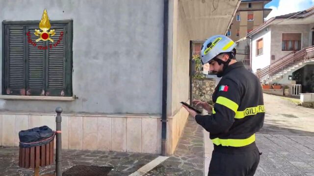 I vigili del fuoco in campo per le verifiche post sisma I vigili del fuoco in campo per le verifiche post sisma