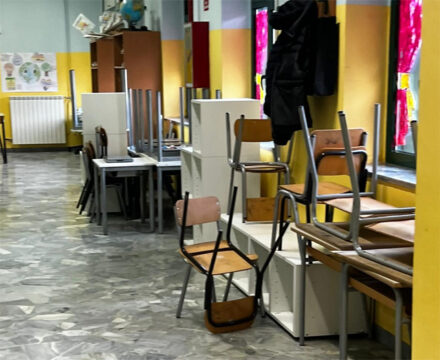 Cervinara: aule non disinfettate e lezioni sospese, la rabbia dei genitori