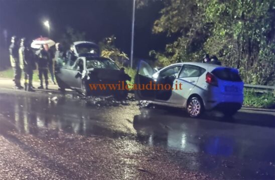 Cervinara: due feriti in violento scontro frontale lungo la scorrimento veloce
