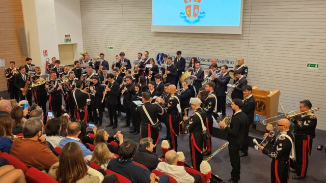 Clima di festa all’Ospedale Moscati con il Concerto di Natale della Fanfara dei Carabinieri
