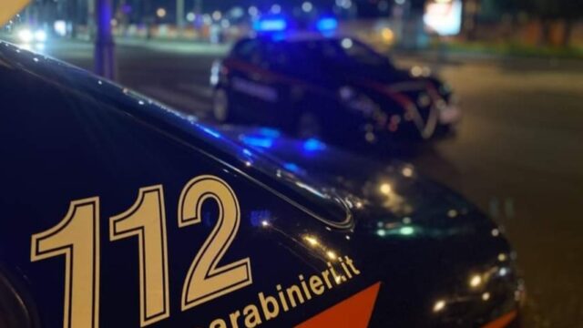 50enne denunciato per resistenza e porto abusivo di armi