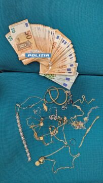 Arrestato dopo aver truffato 4mila euro e monili d’oro ad un 78enne