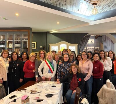 La pizza in rosa per l’associazione Noi donne del 1972