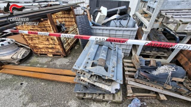 150 metri cubi di rifiuti speciali trovati sul piazzale di un’azienda