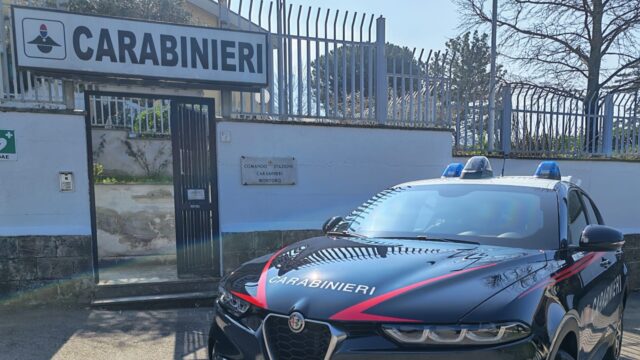 5 persone denunciate per un furto alla sala scommesse