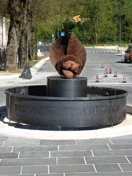 Cervinara: domani si scopre il monumento alla castagna