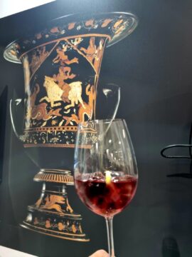 Il vaso di Assteas conquista Vinitaly