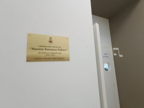 Il Comune di Apollosa intitola al Maestro Tommaso Pallotta la sala musicale dell’Istituto IC Settembrini
