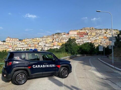 29emme trovato in possesso di un coltello a scatto