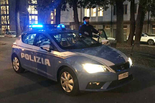 Continua a perseguituare il suo ex e passa agli arresti domiciliari