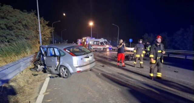 Due morti in un tragico incidente a Ponte Valentino