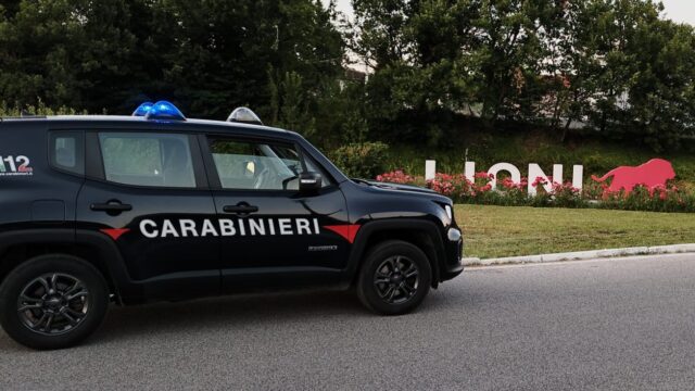 47enne insegue e minaccia di morte un uomo
