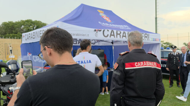 Uno stand dei carabinieri oer promuovere sport,legalità e vicinanza ai giovani